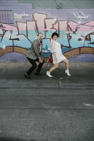 elopement-venue-downtown-alley_16