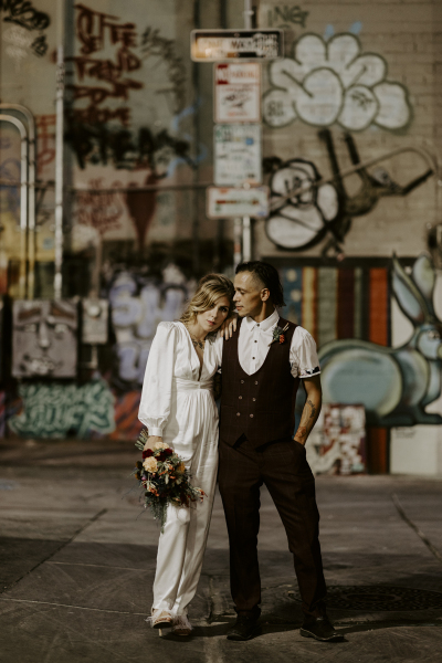 elopement-venue-downtown-alley_18