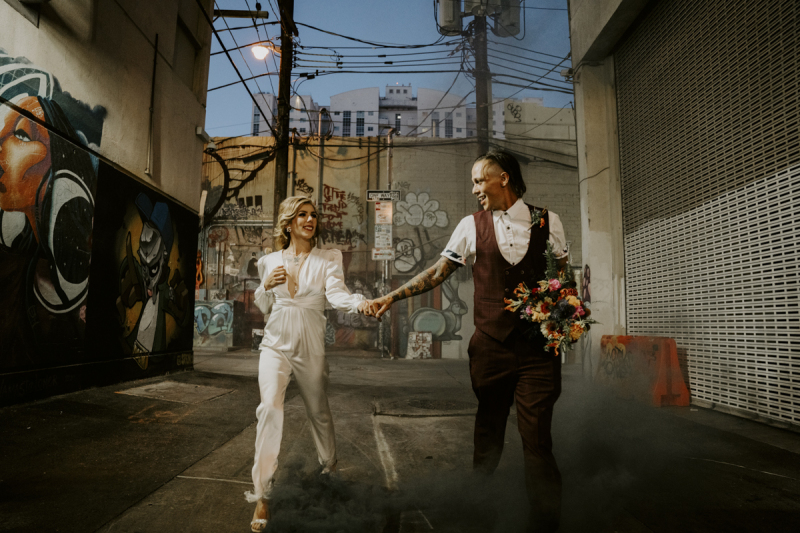 elopement-venue-downtown-alley_22