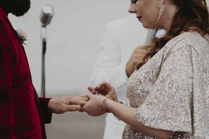 elopement-venue-downtown-alley_6