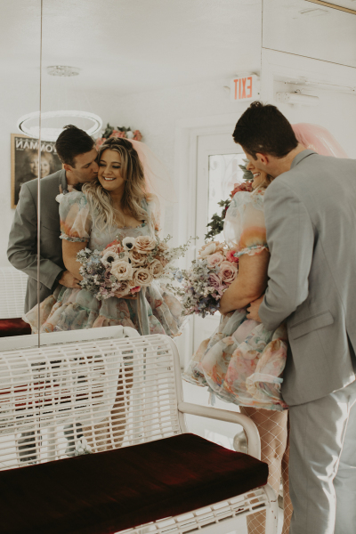 elopement-venue-little-white-chapel_10