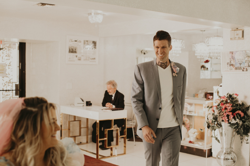 elopement-venue-little-white-chapel_14