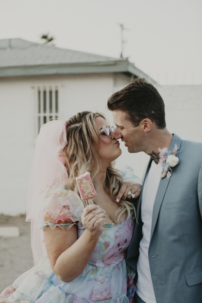 elopement-venue-little-white-chapel_45