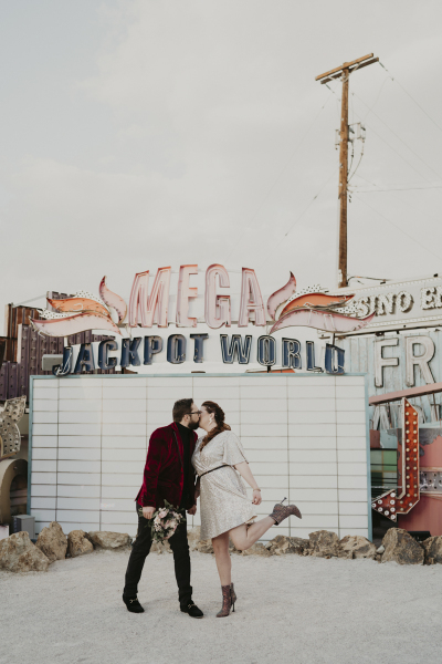 elopement-venue-neon-museum_4
