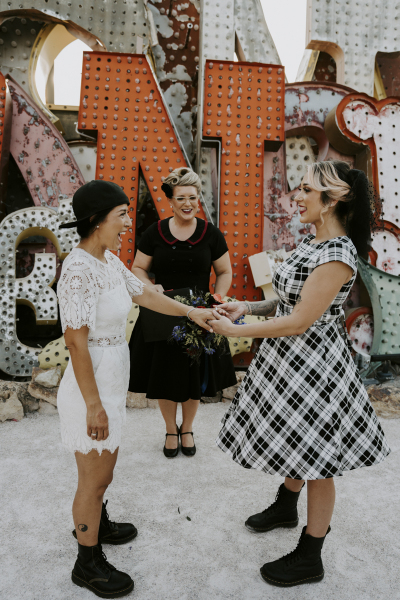 elopement-venue-neon-museum_8